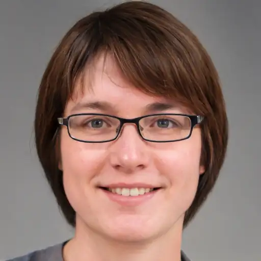 Portrait d'une utilisatrice satisfaite de PupJet