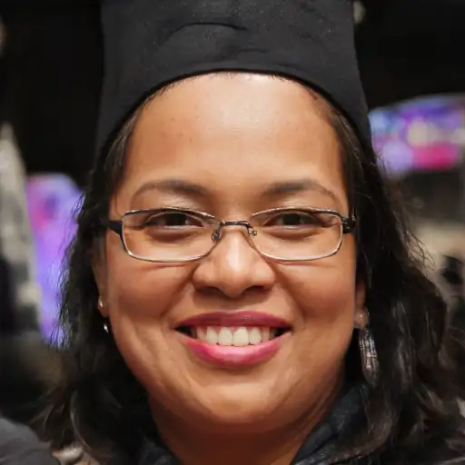 صورة لمستخدمة مرتاحة