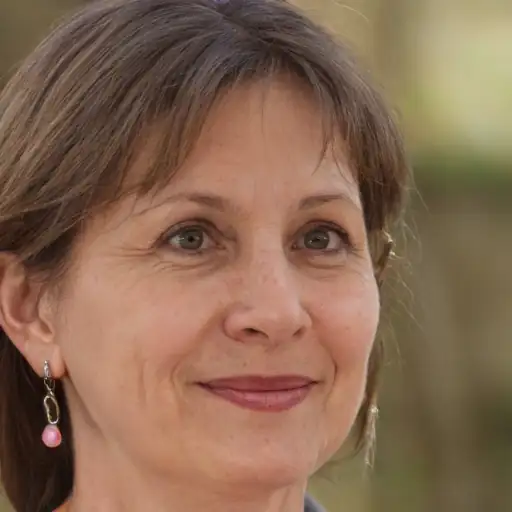 صورة لمراجعة من سيدة