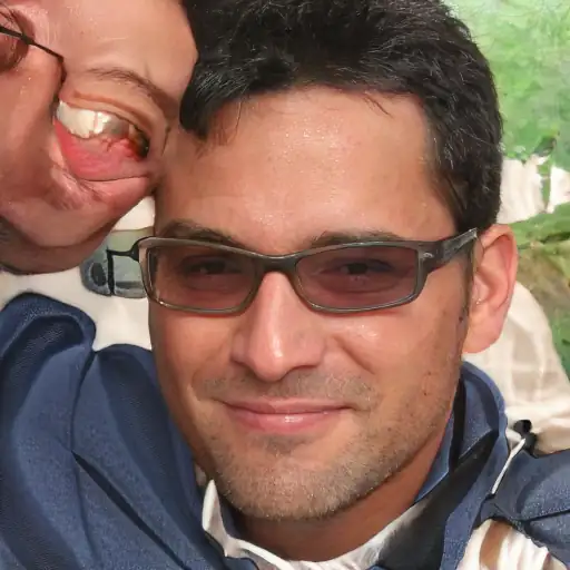 Hombre relajado tras el masaje