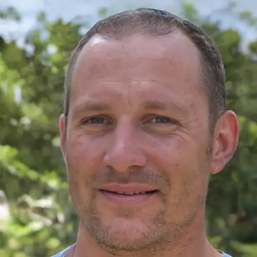 وجه عميل سعيد