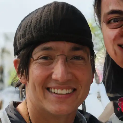 Portrait d'un homme d'âge moyen souriant