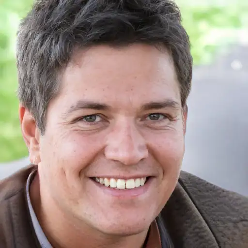 https://assets.myxpage.shop/human_faces/male_40s_latino-bacba41bed4fb99369311181f32a5ed2.webp