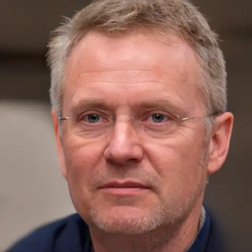 Ritratto del Dott. Marco Rossi, esperto in salute articolare