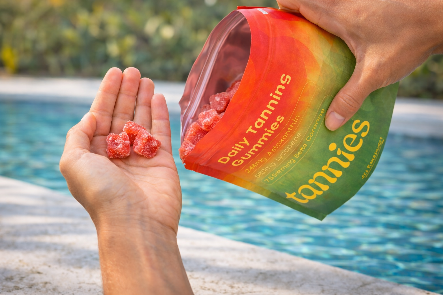 Person opening Tannies gummy bottle