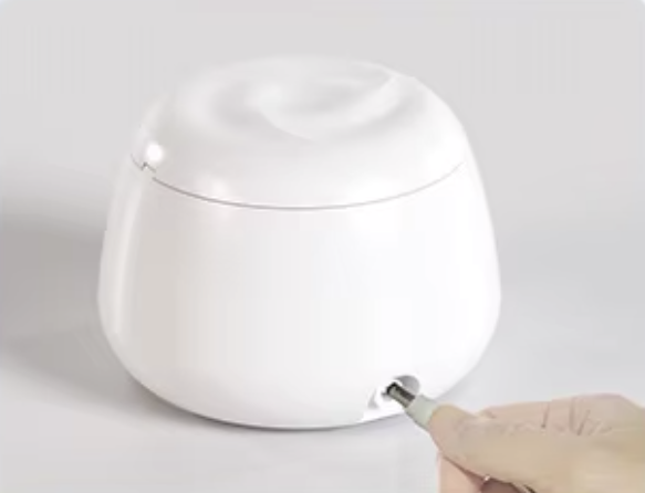 صورة توضح الضغط على زر التشغيل