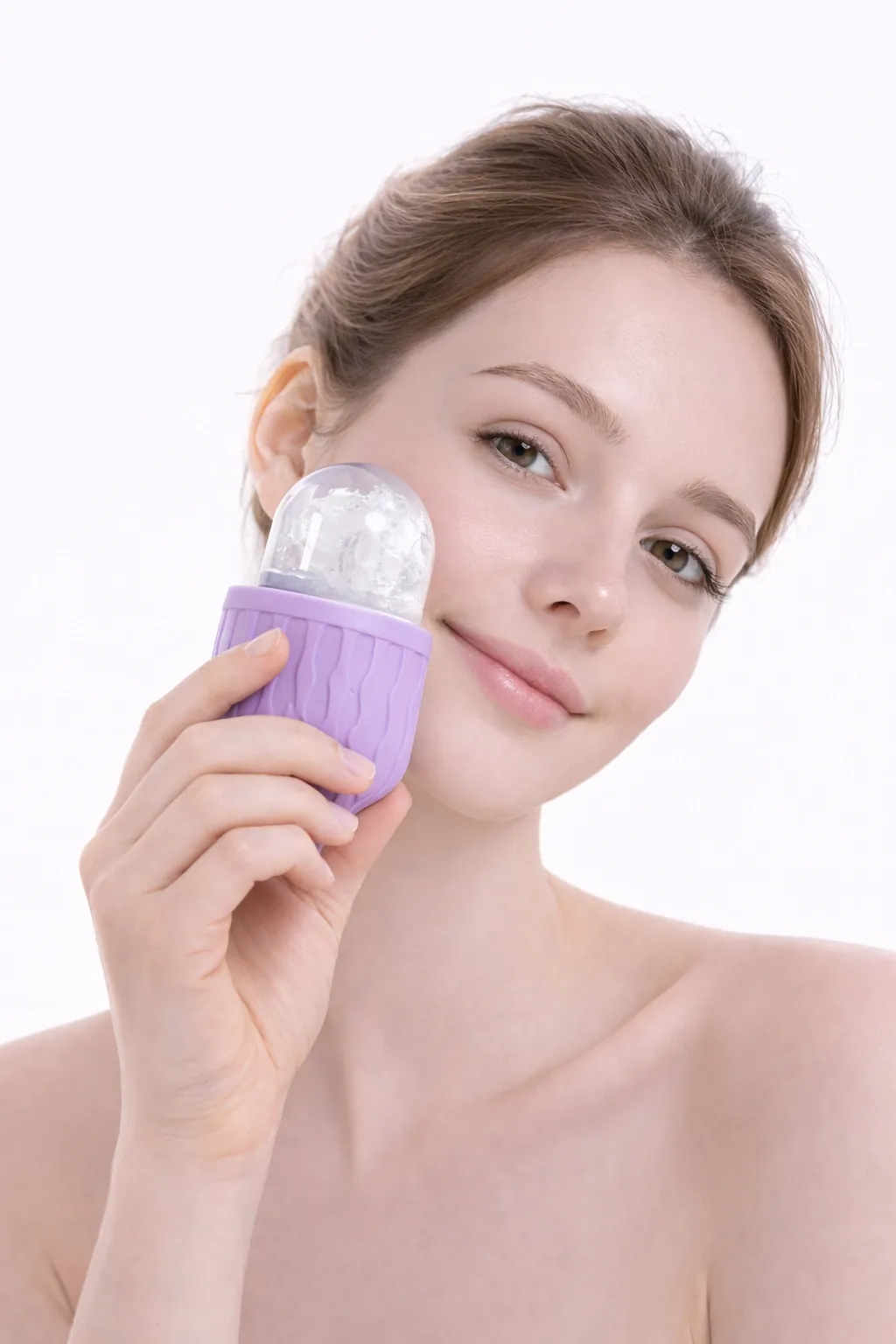 Moisturizing skin with Glowvyn