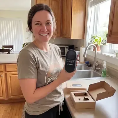 Digital display showing gas levels on a carbon monoxide detector.