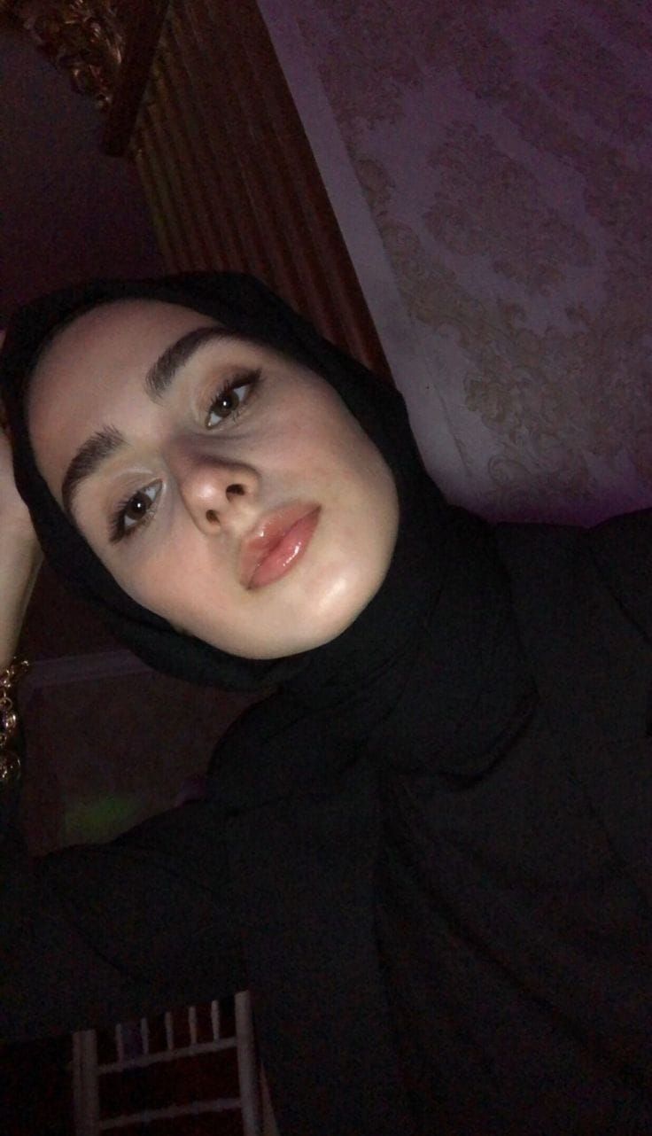 عميلة سعيدة