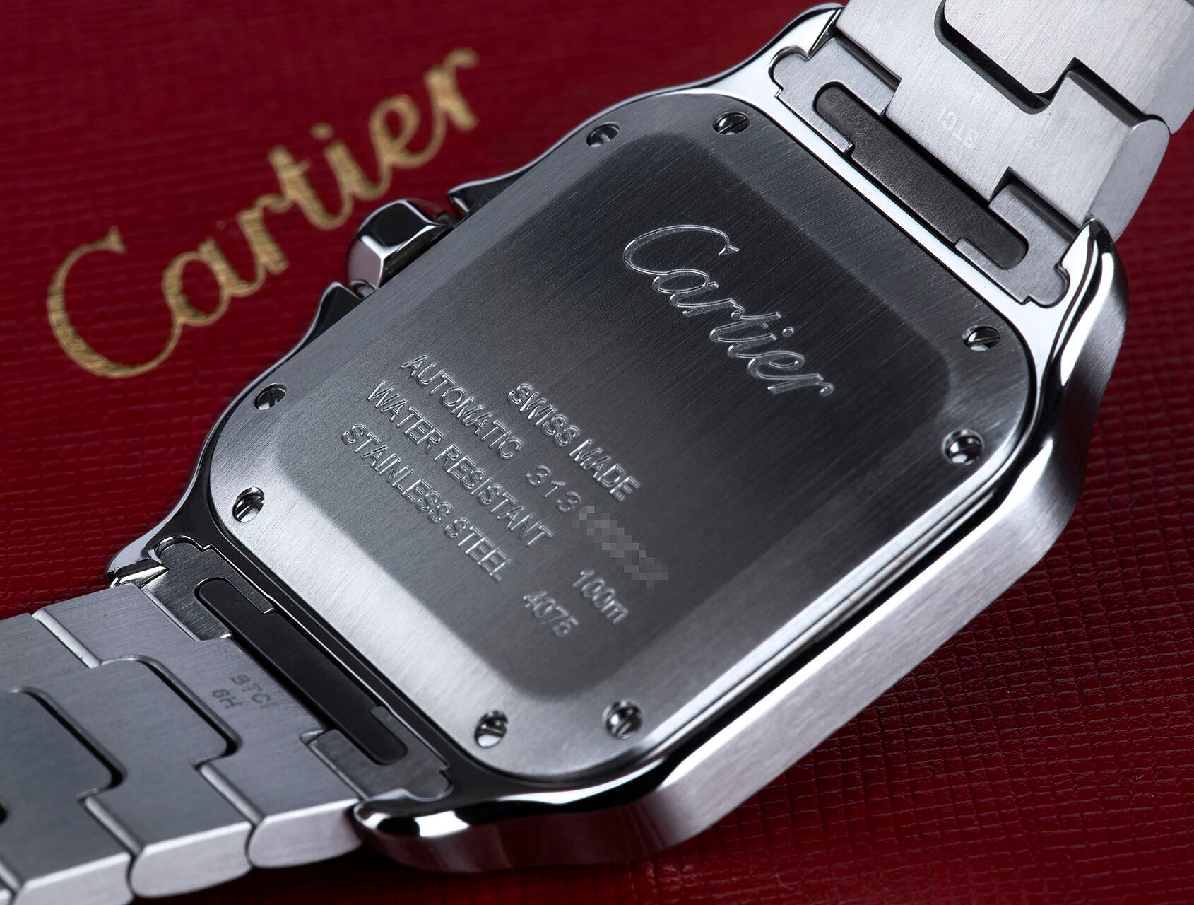 ساعة سانتوس بتصميم مربع