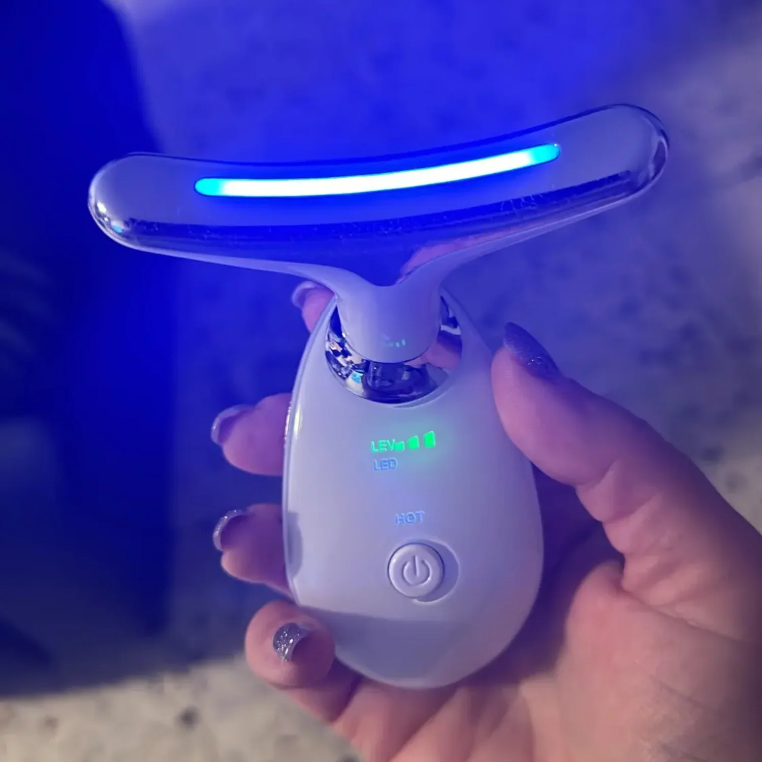 Split image showing before and after results of a smoother, firmer neck