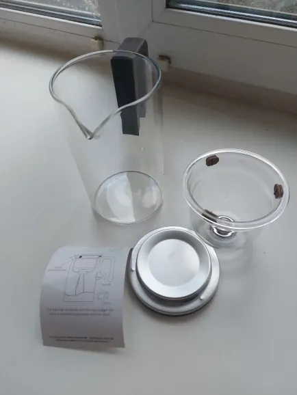 Glass teapot with clear view and mesh infuser