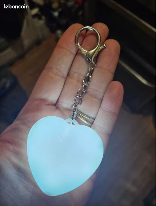 صورة موبايل لضوء LED على شكل قلب