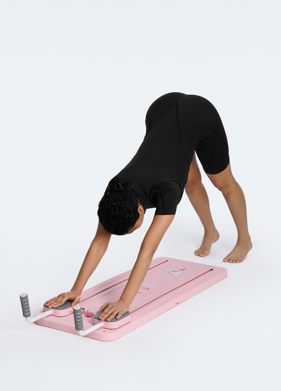Mini Reformer compact dans un salon moderne