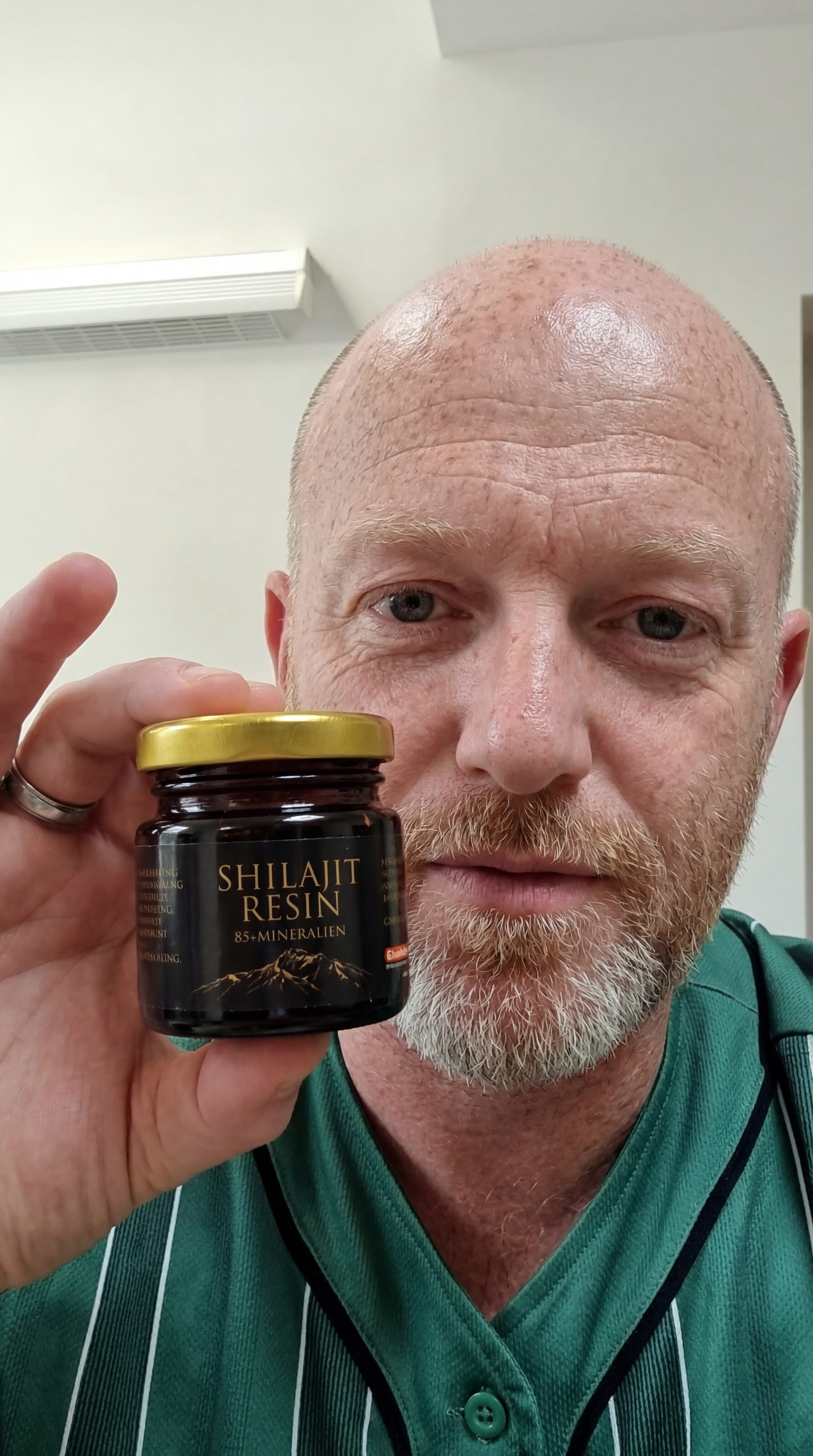 Shilajit-Verpackung im Berg-Setting