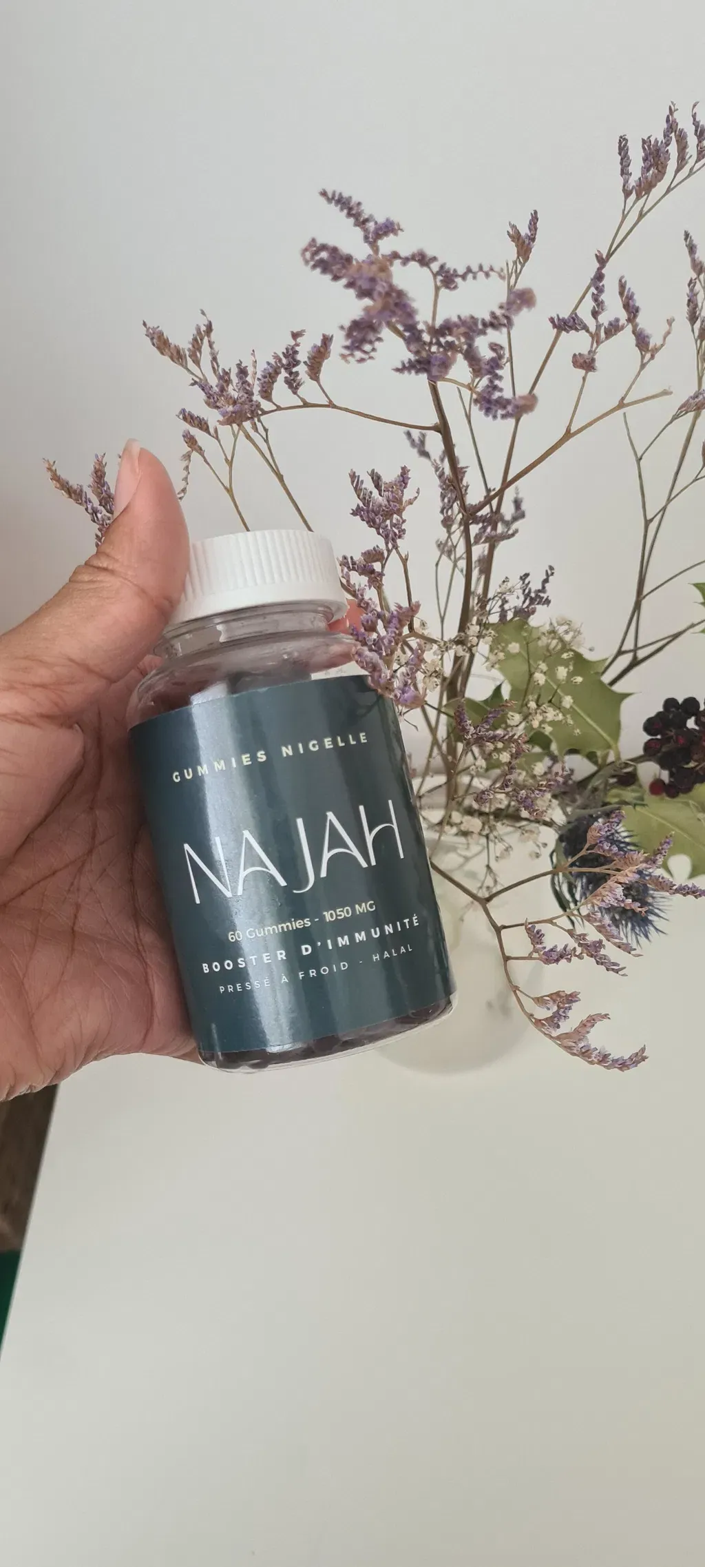Client satisfait avec gummies nigelle