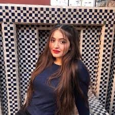 وجه عميلة راضية