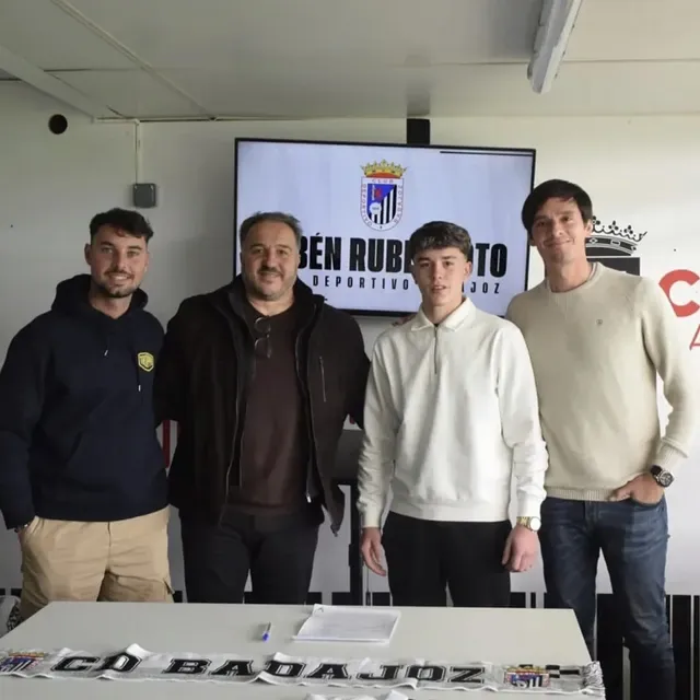 Athlète s'entraînant avec un coach