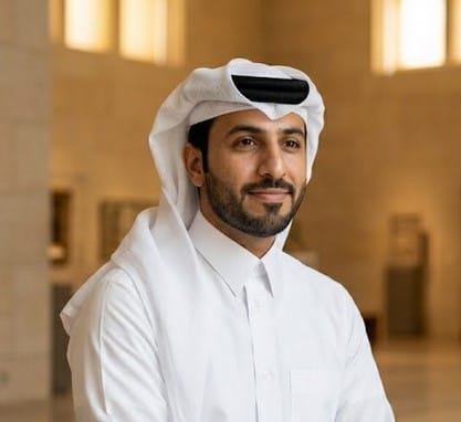 رجل في الثلاثينيات من العمر، من الشرق الأوسط