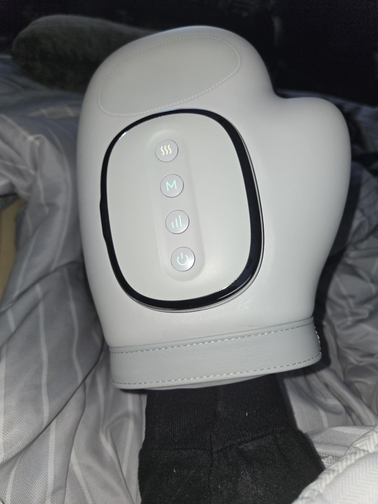 Compact hand massager