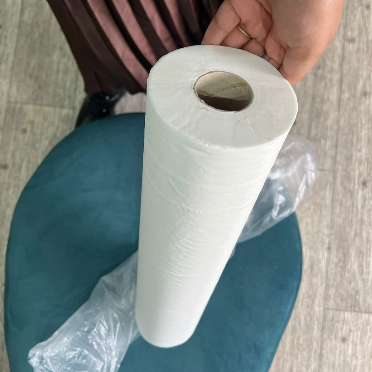 Rouleau de drap d'examen médical en non-tissé blanc