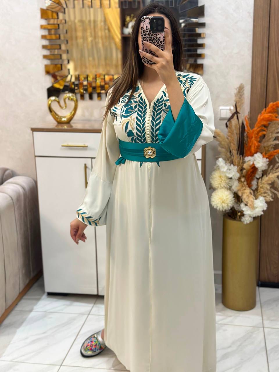 صورة ثانية لقفطان مغربي أنيق