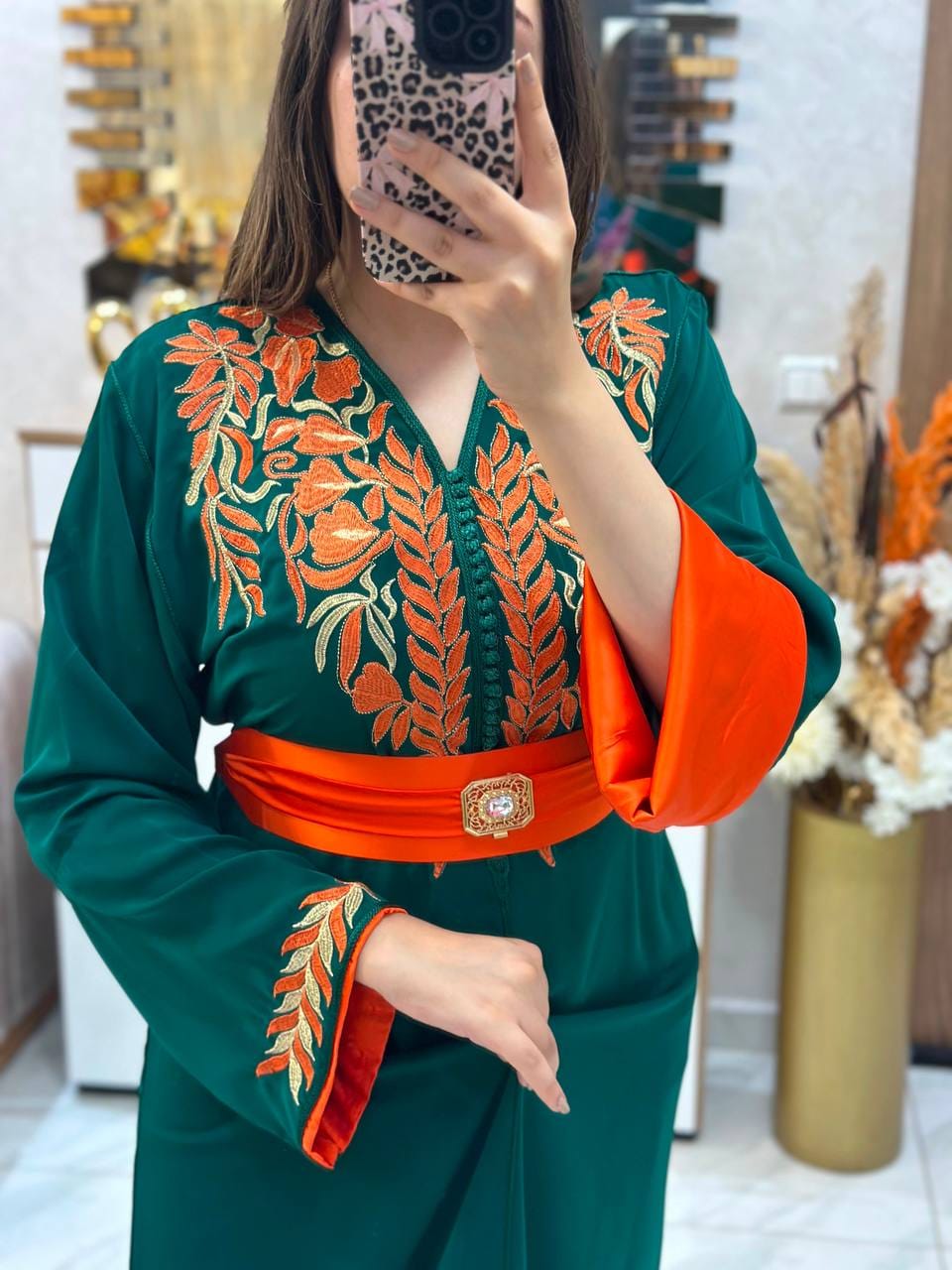 صورة رابعة لقفطان مغربي مريح
